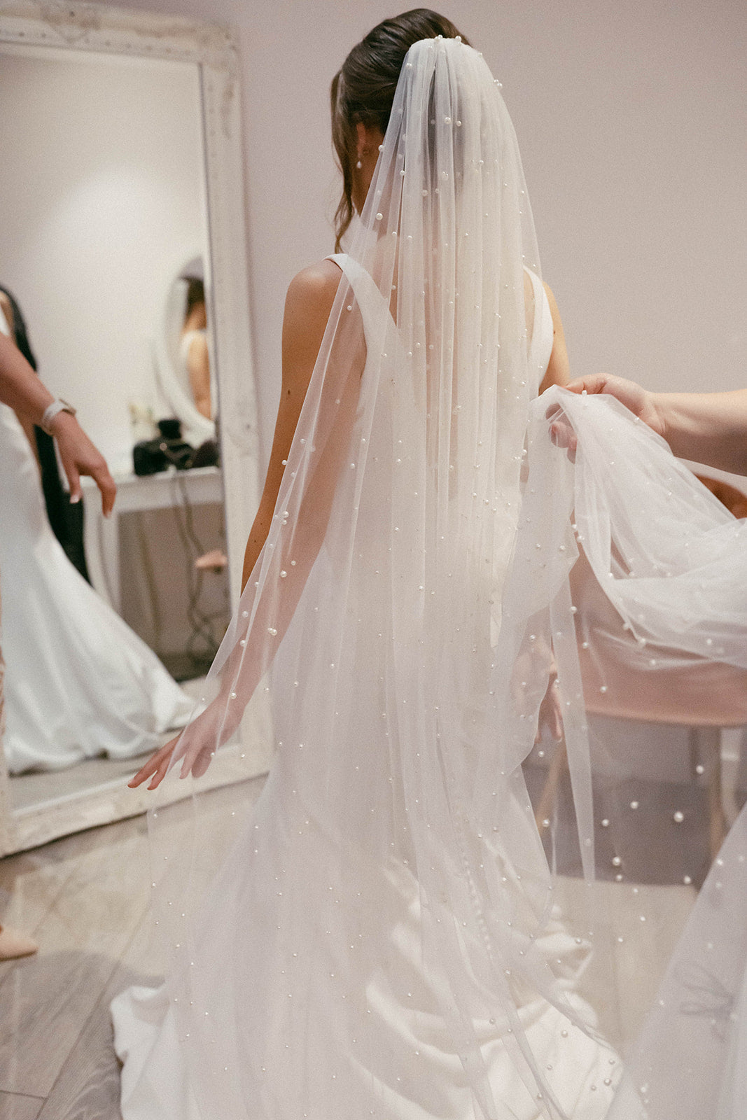 Pearl Scattered Veil - Extra Wide