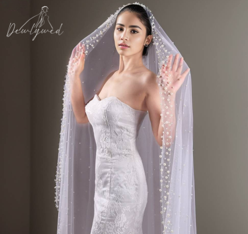 Lightly Scattered Pearl Veil with Pearl Trim - Extra Wide